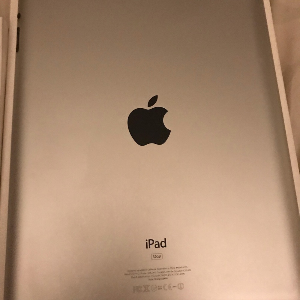 Apple IPAD - Picture 4 of 8